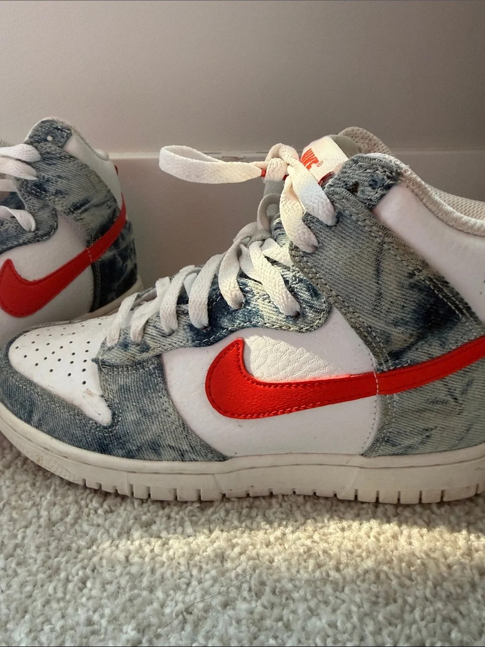Nike High-Top Sneakers in White, Denim and Red